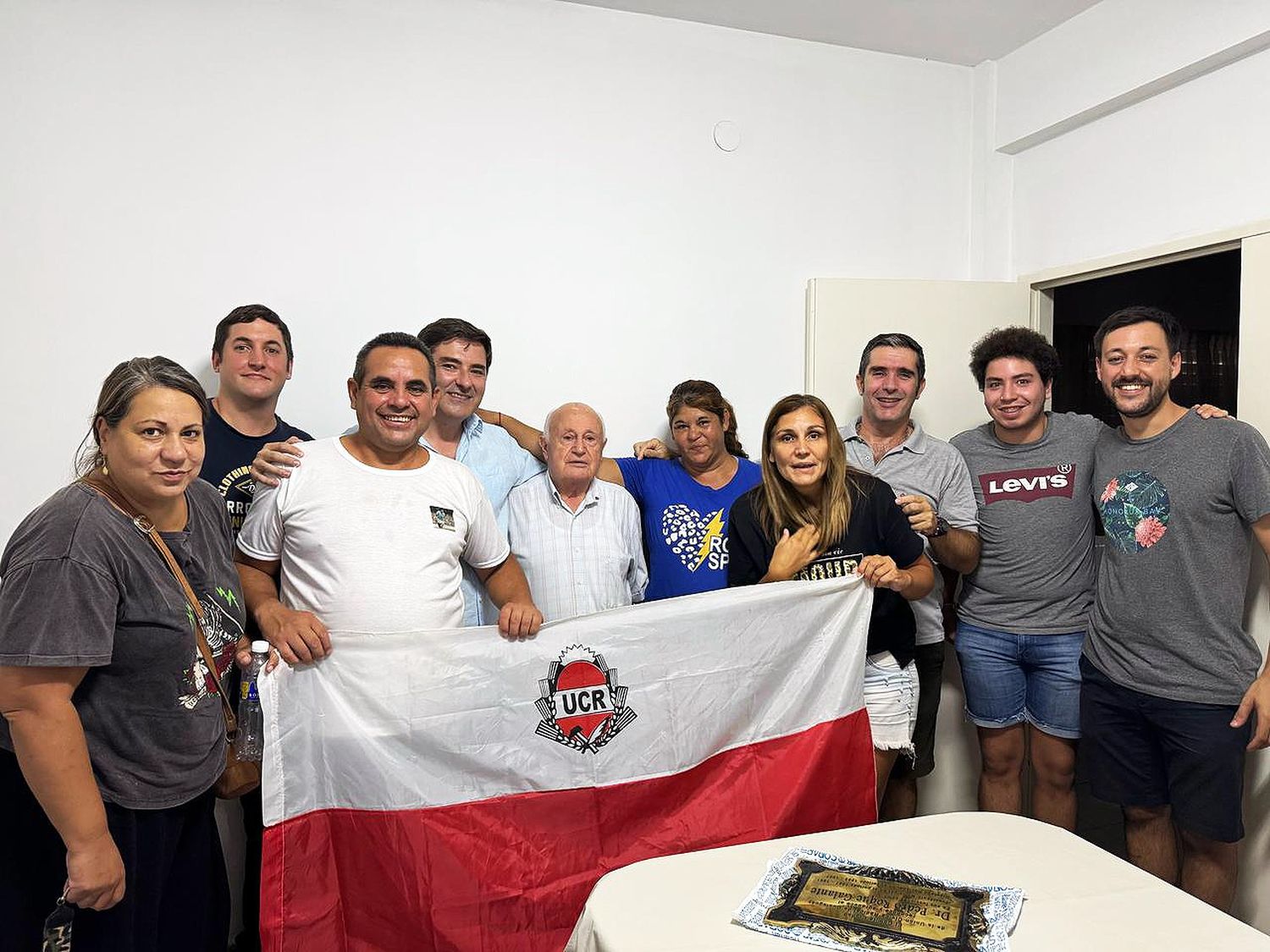 La militancia radical homenajeará al ex intendente Galante (centro).