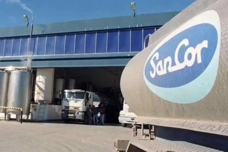 La planta de SanCor ubicada en Sunchales atraviesa una larga disputa laboral entre los administradores de la cooperativa y el sindicato desde finales de fin de año.