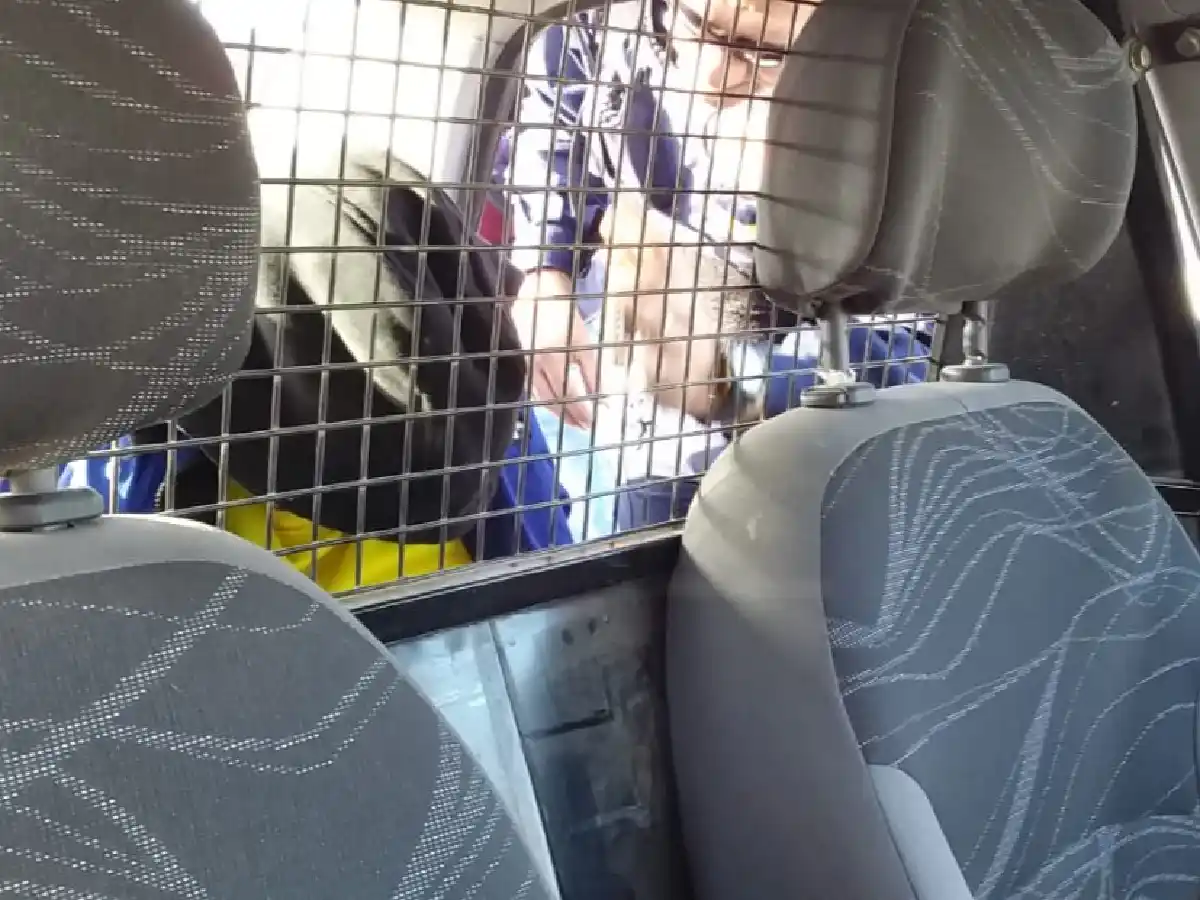 Vecinos atrapan a arrebatador que hizo caer de la moto a una mujer en barrio Hospital 