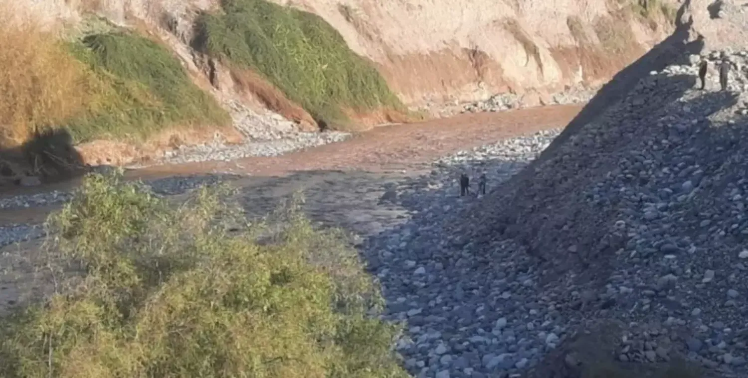 Chile: hallan la parte inferior de un cuerpo humano en la ribera del Río Maipo