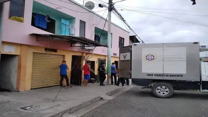 A BALAZOS MATAN A VENEZOLANO Y SU BEBÉ de 7 meses, en Ecuador