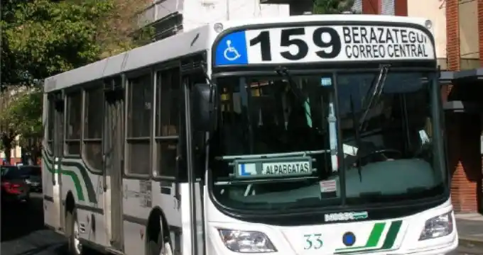 Paro en siete líneas de colectivos tras una nueva agresión a un chofer