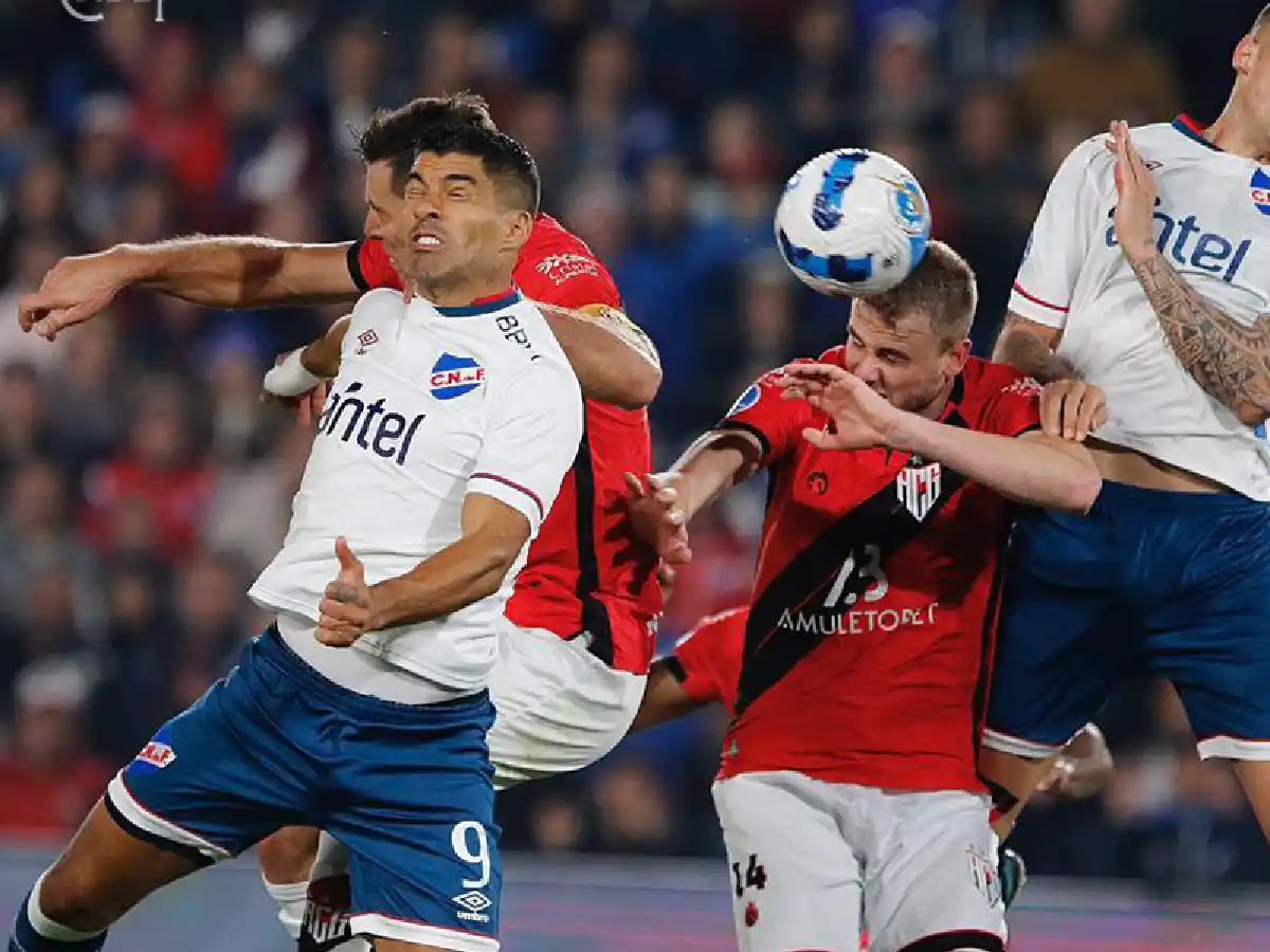 Suárez volvió a Nacional en una noche con derrota