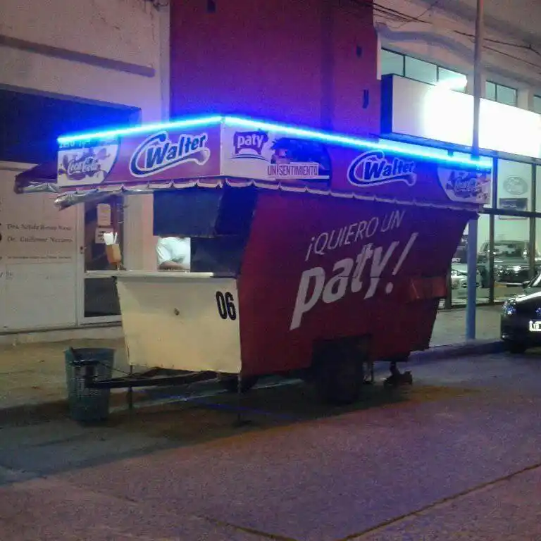 Final de una etapa: Walter vende su  histórico carrito de calle Rocamora