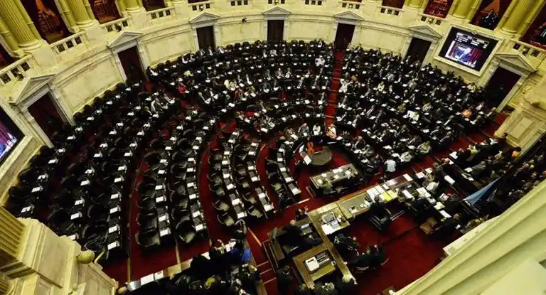 Diputados acelera la emisión de dictámenes en comisiones