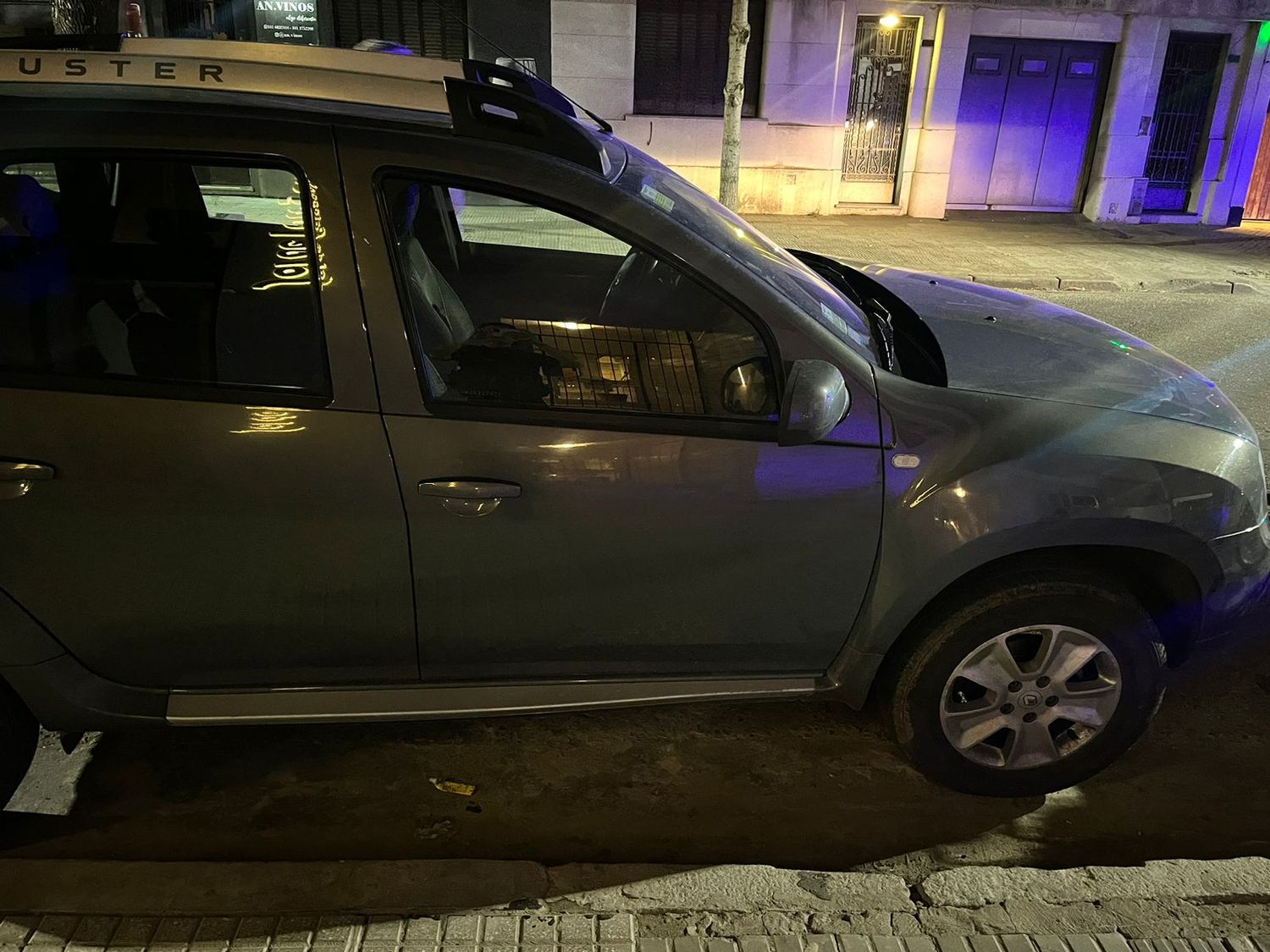 Lo descubrieron tratando de robar un auto en el macrocentro y fue detenido