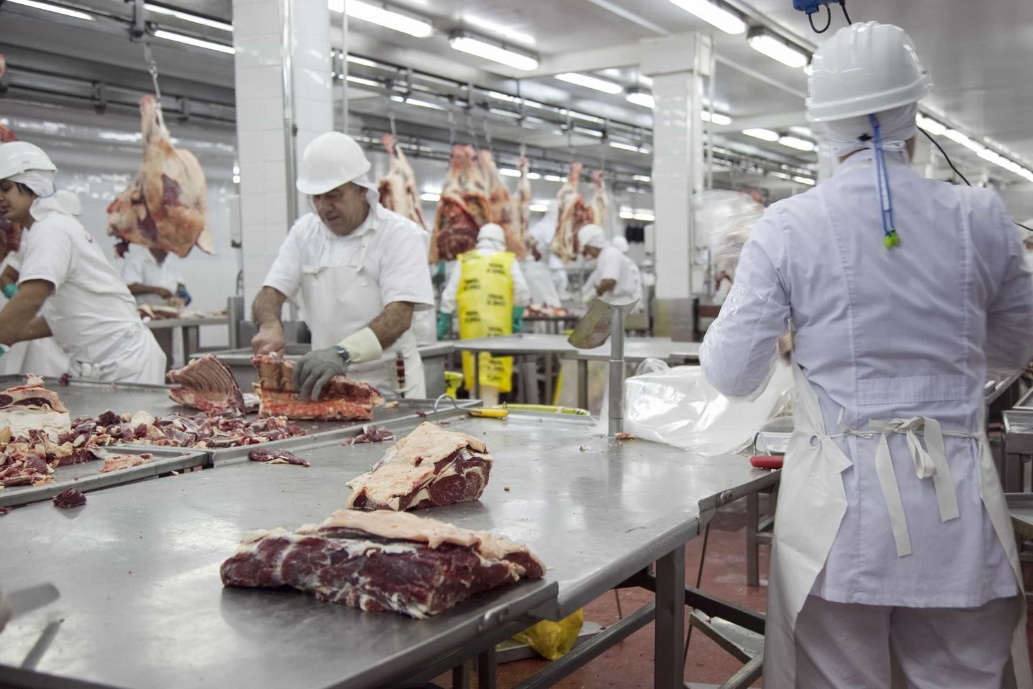 Más trabajo regional y menos asistencialismo en conurbanos