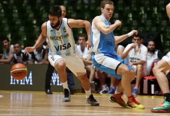 Facundo Campazzo fue el base titular ante el conjunto uruguayo. 