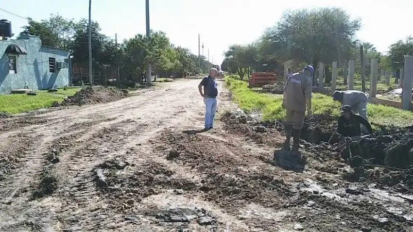 Desobstrucción de desagües en el barrio Toba