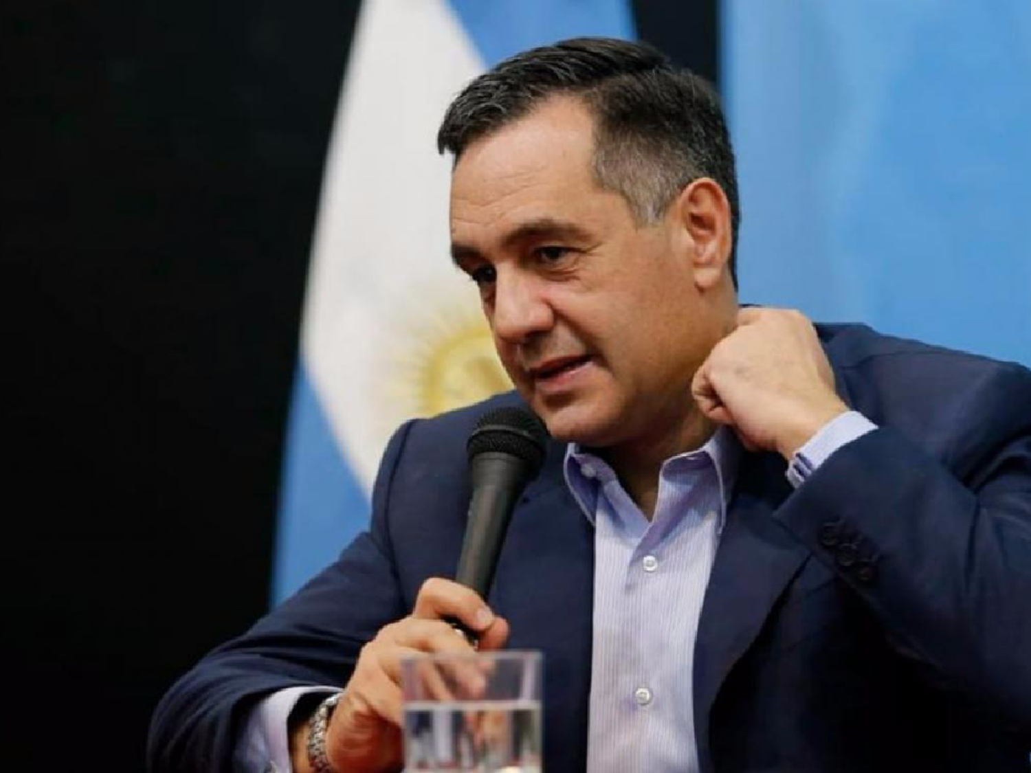 Para Finocchiaro "volver hacia atrás es mucho más doloroso que continuar adelante"