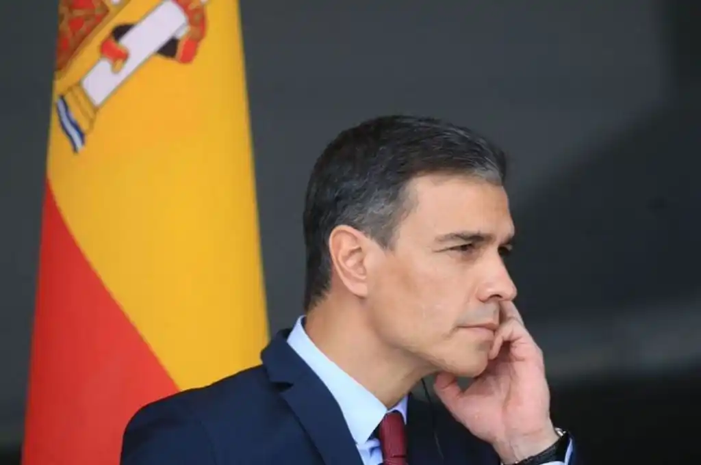 Urgente: evacuan a Pedro Sánchez por un posible ataque en una conferencia