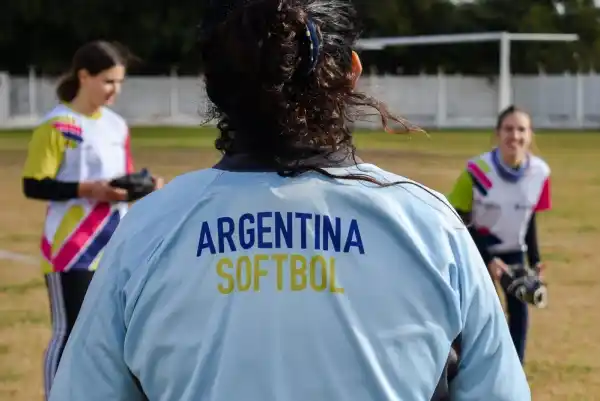 Diez jugadoras chascomunenses seleccionadas para participar en la Copa Generación de Softbol U15