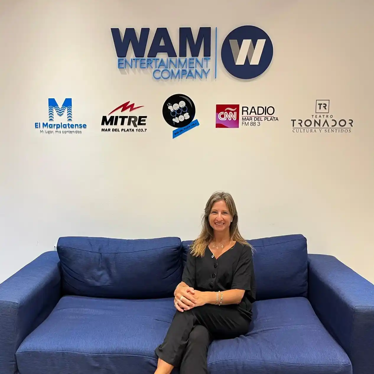 Una escritora en pleno vuelo creativo: nueva novela, mirada crítica sobre la IA y el placer de leer