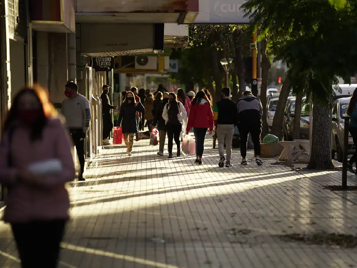 Inician dos semanas de restricciones compatibles con fase 1 y sin clases presenciales