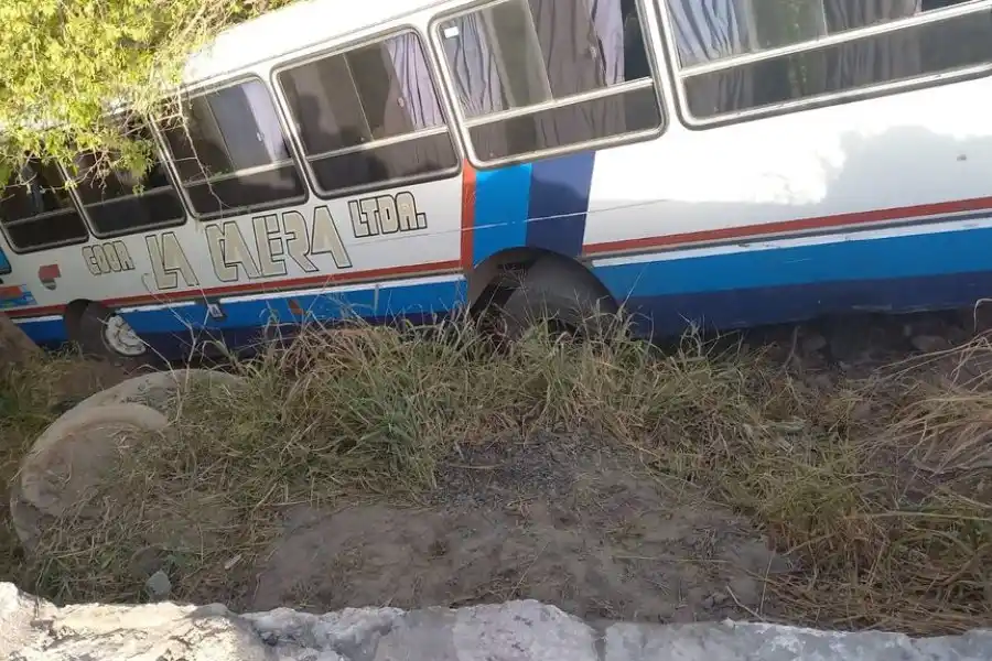 Córdoba: investigan qué le pasó al chofer del colectivo que derrapó y dejó 16 heridos