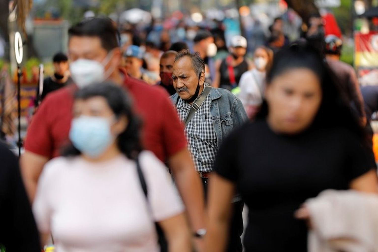 Confirmaron 287 muertes y 10.324 nuevos contagios durante el domingo