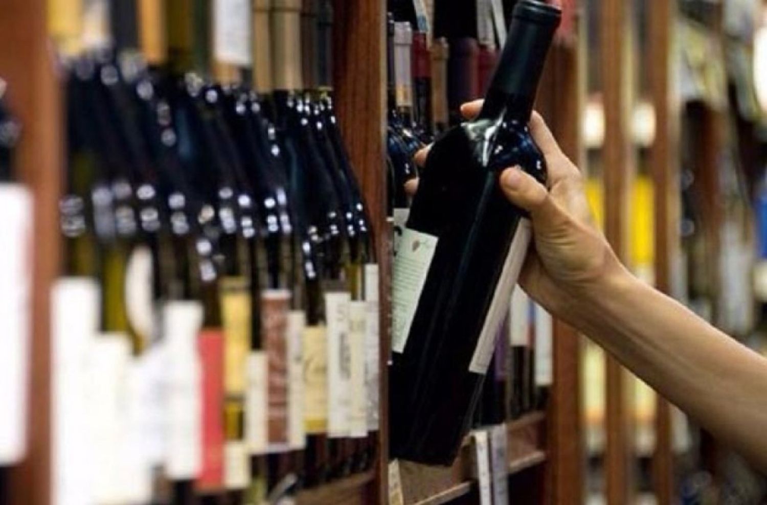 A partir de hoy, se extiende el horario de venta de alcohol