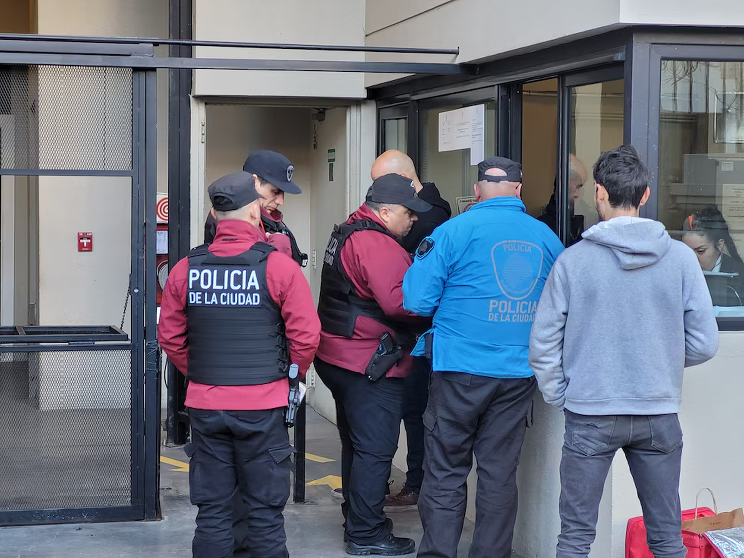 El escándalo entre Wanda Nara y Mauro Icardi: 10 horas de tensión en el Chateau Libertador