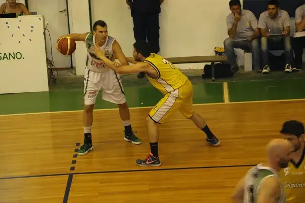 Zaninetti hizo jugar a Racing a su gusto y se llevó una gran victoria