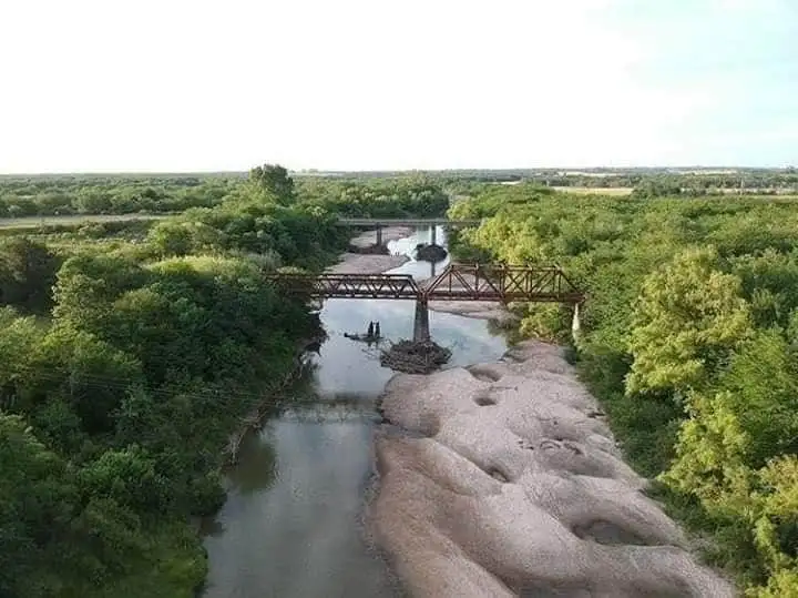 Tragedia: se ahogaron en un arroyo dos hermanos de 11 y 13 años