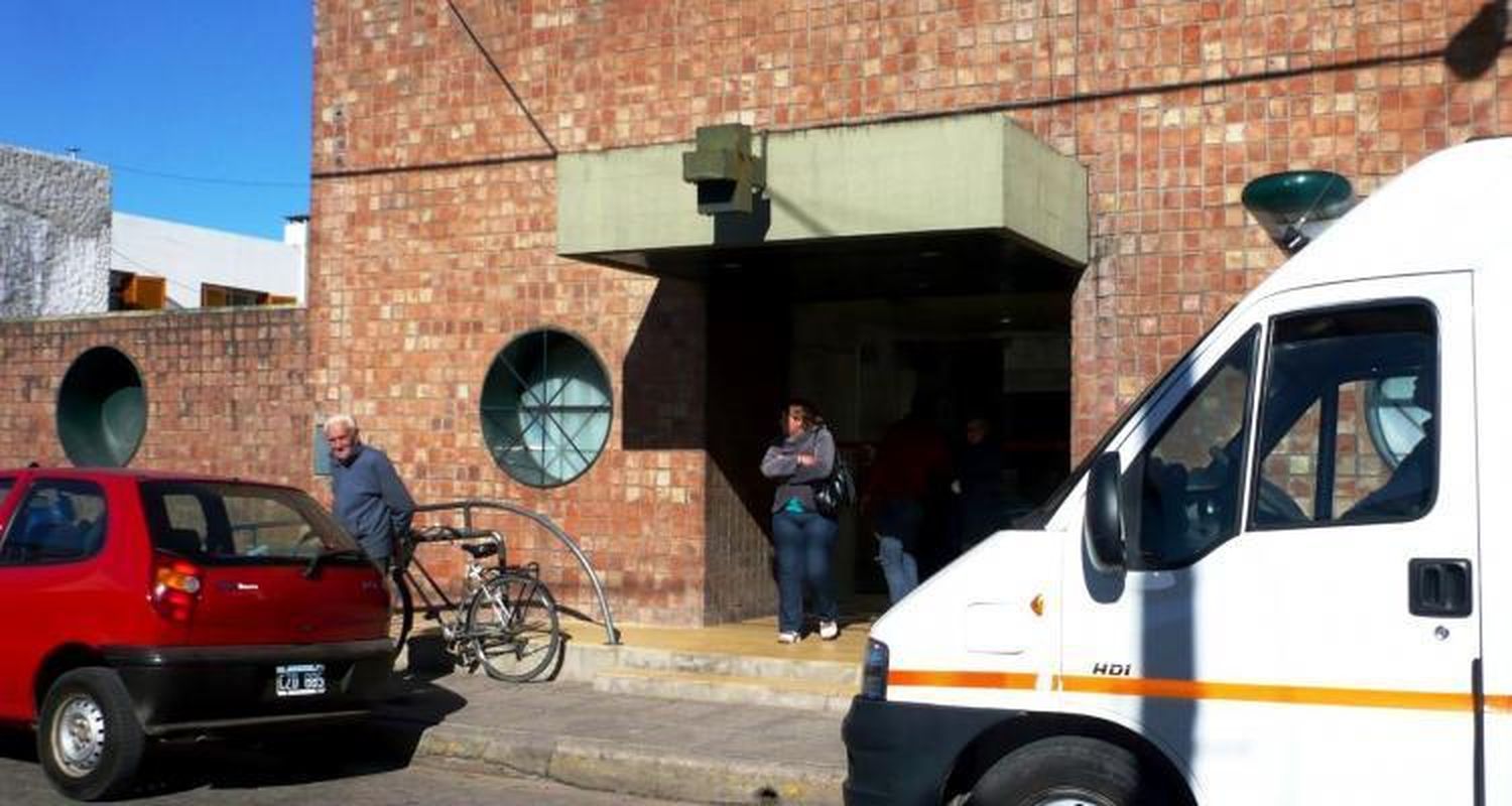Por falta de pago, medida de fuerza en la Clínica San Martín