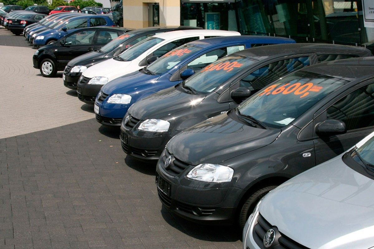 La venta de autos usados se derrumbó casi 28% en marzo