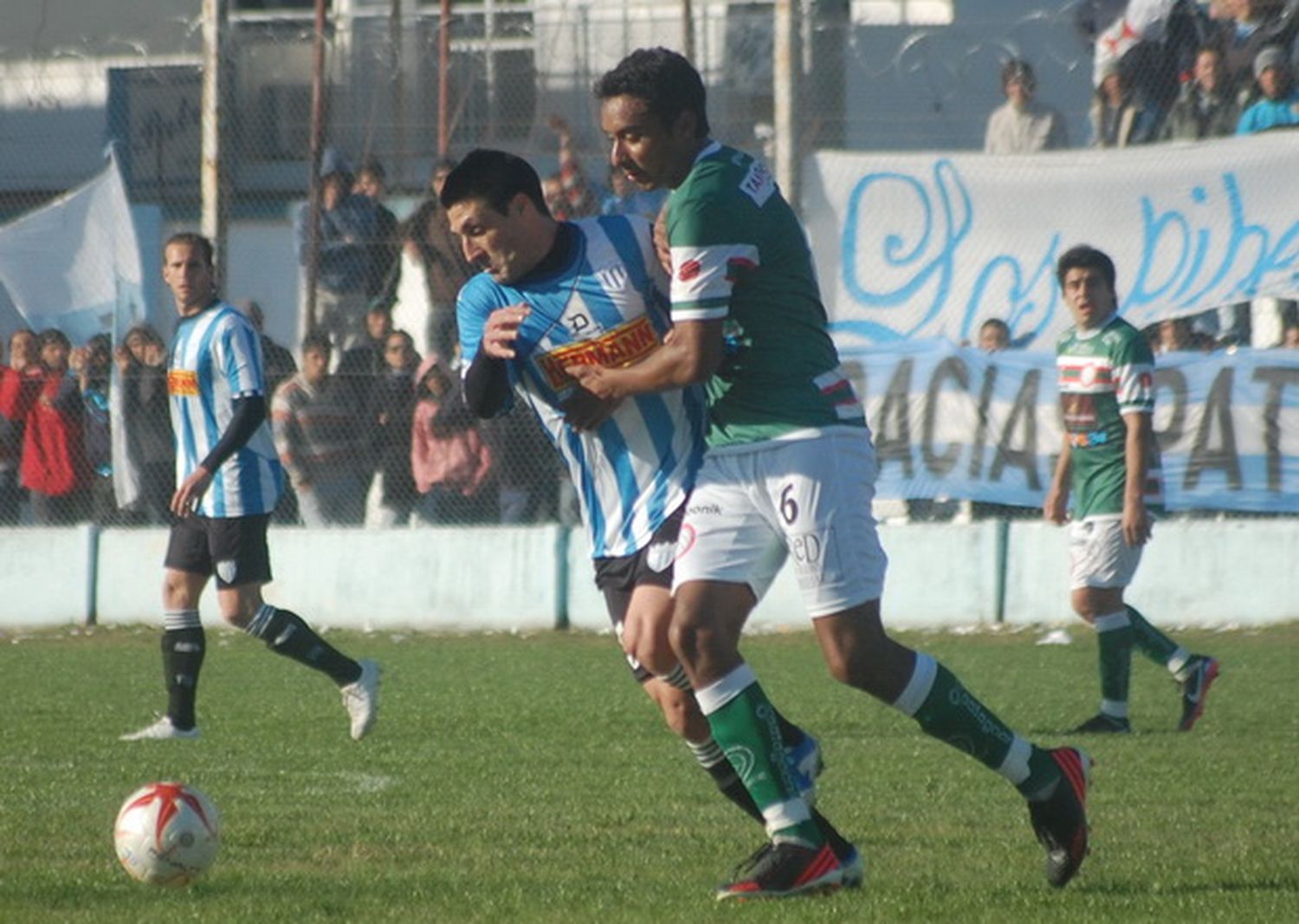 Juventud se mete en la cueva del Lobo