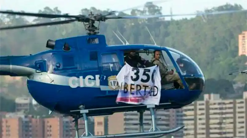 Maduro condenó un "ataque terrorista y golpista" desde un helicóptero