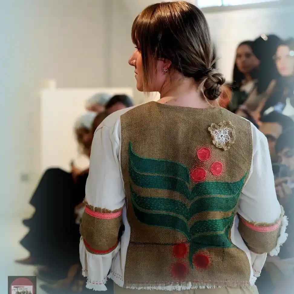 Moda sostenible con sello gualeyo: la propuesta innovadora de Eliana Denegri