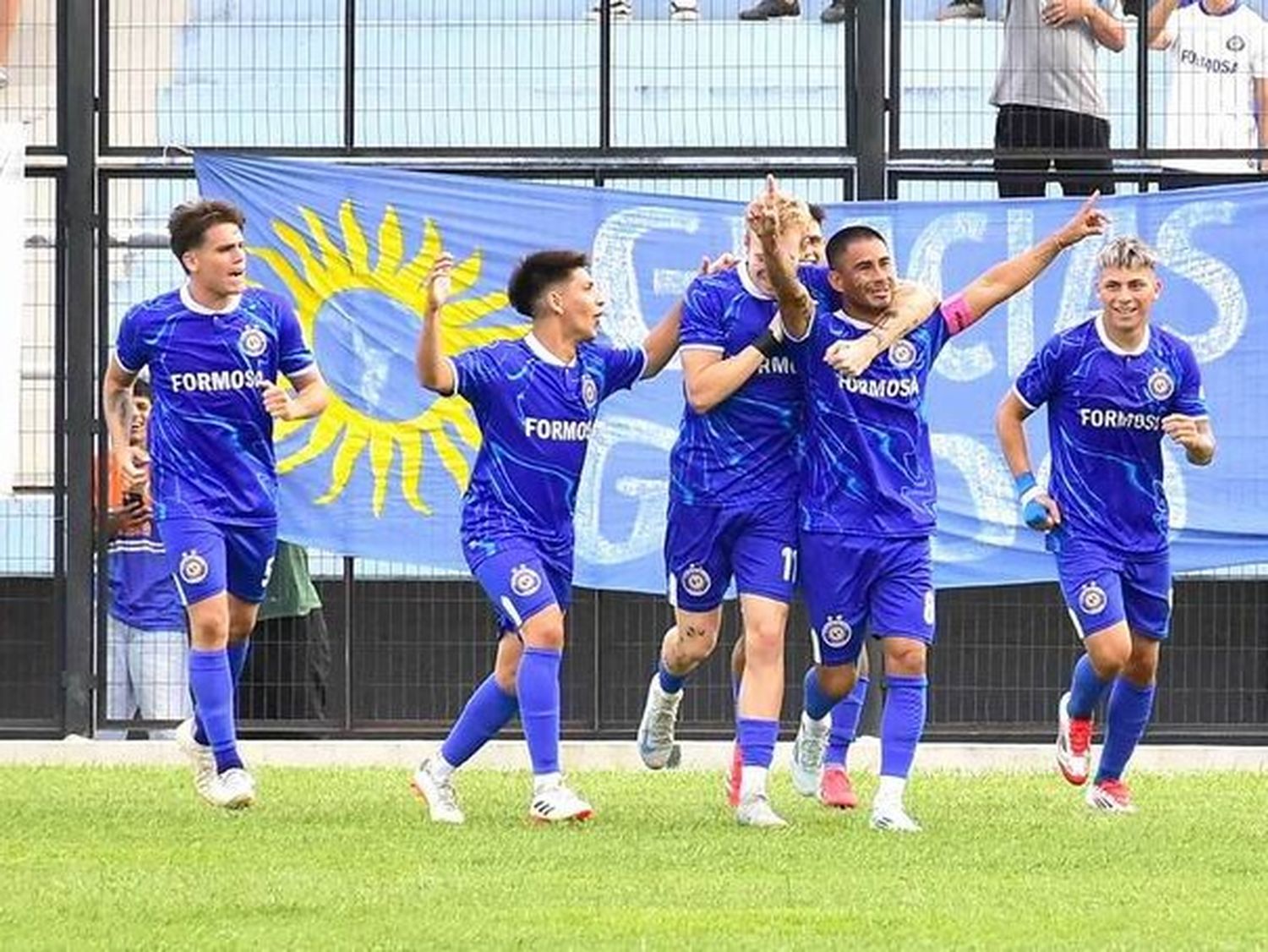 Sol de América y San Martín
igualaron en un animado clásico