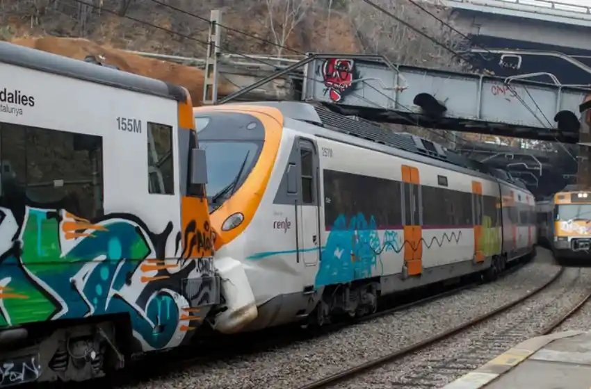Un choque de trenes dejó al menos 155 heridos cerca de Barcelona