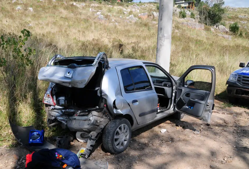 Una camioneta se quedó sin frenos y chocó por detrás a un auto en Villa del Lago 