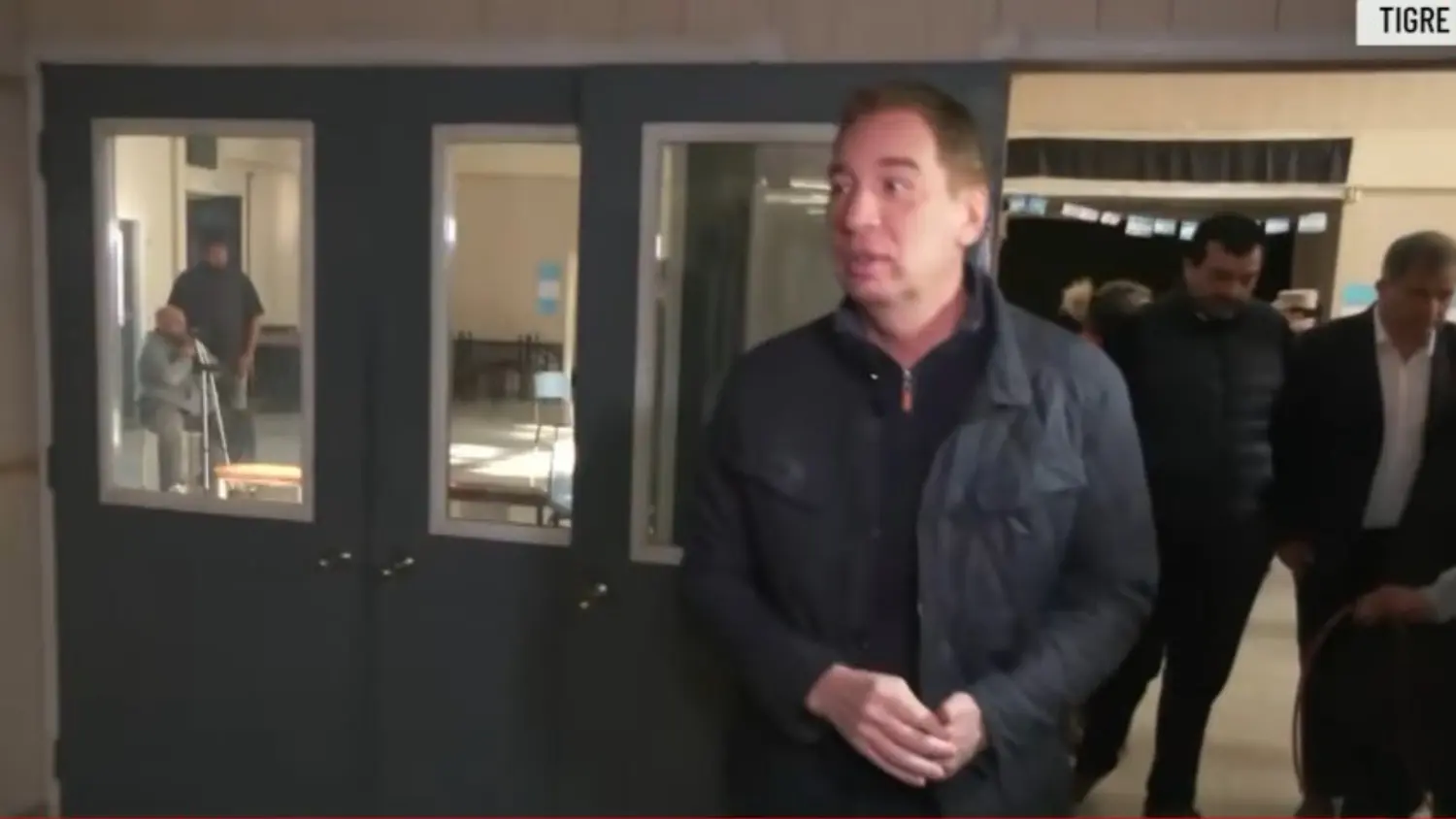 Diego Santilli votó en El Talar y llamó a los bonaerenses a participar en las elecciones: "Ojalá la gente venga a votar"