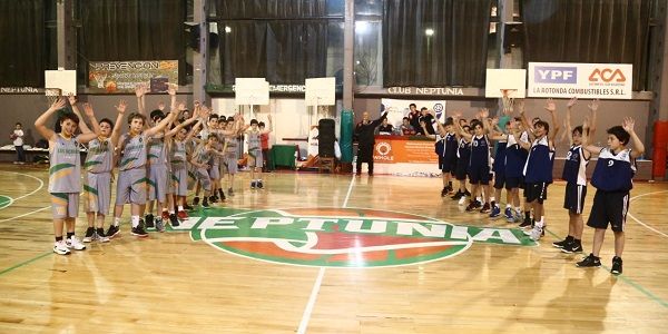 Pío XII y Villa Malvina festejaron en el Interescolar de Minibásquet