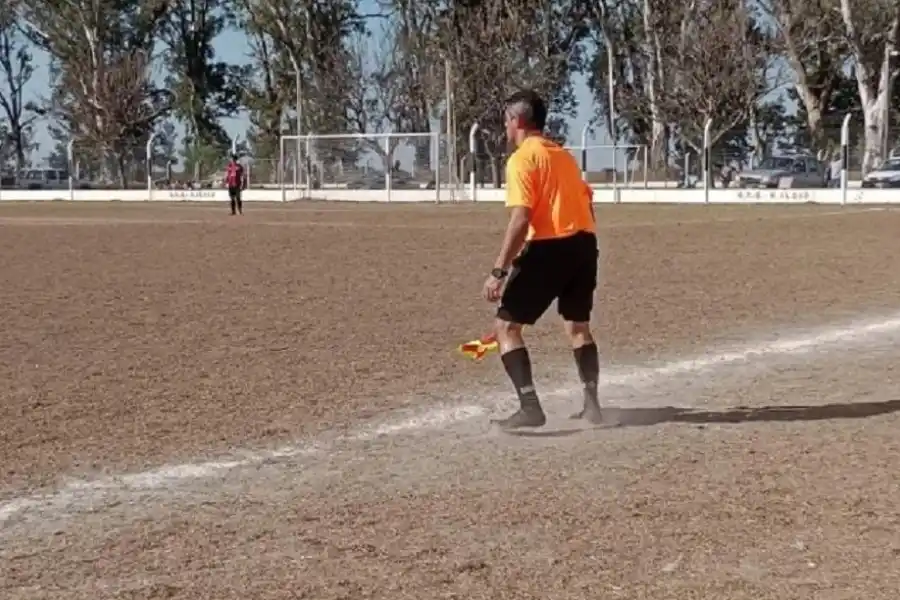 Emocionante: se dieron a conocer los audios del niño que recibió los botines prestados por un árbitro de LRF