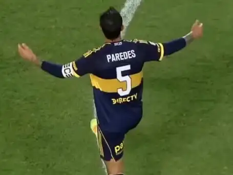 Paredes mostró su disconformidad con el cambio de Zeballos.