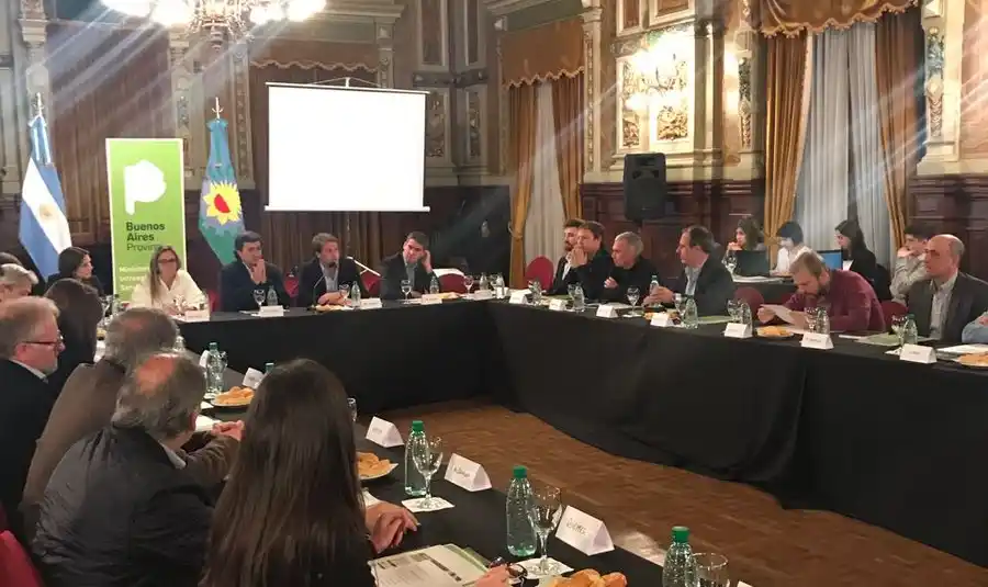 Fondo de infraestructura municipal: Funcionarios se reúnen con los 135 intendentes para supervisar avance de obras