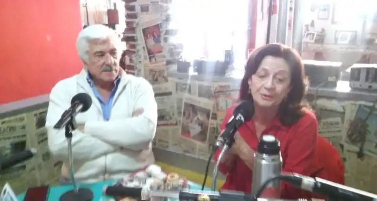 Julio Pángaro  y Ester Noat en Sin Galera