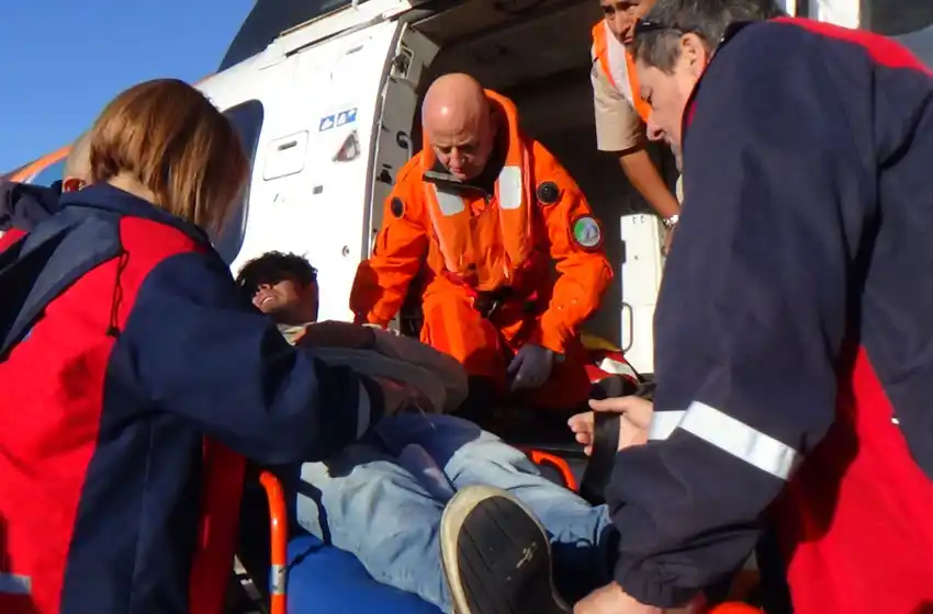 Prefectura rescató a un marinero que sufrió apendicitis mar adentro