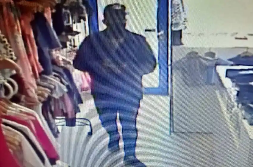 Irrumpió en un local de ropa, golpeó a la dueña para robarle y terminó preso