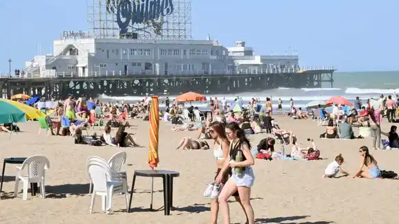 Vacaciones: una semana en Mar del Plata cuesta casi un millón y medio de pesos para una familia tipo