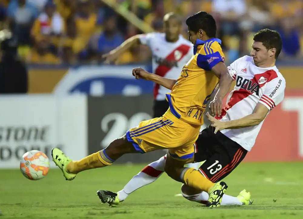 River apeló a su oficio y vuelve de México  con un empate para la ilusión