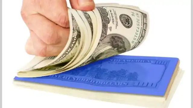 Por qué el dólar blue sigue fuerte y se agranda la brecha con el oficial