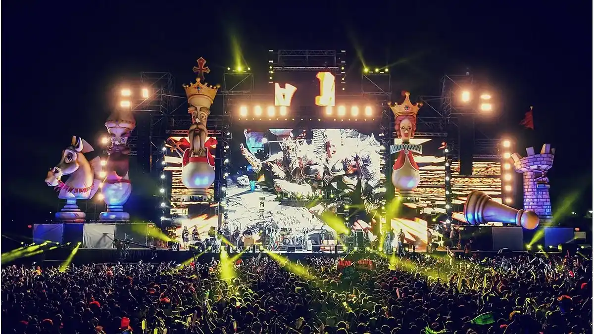 Fiesta de disfraces en Paraná