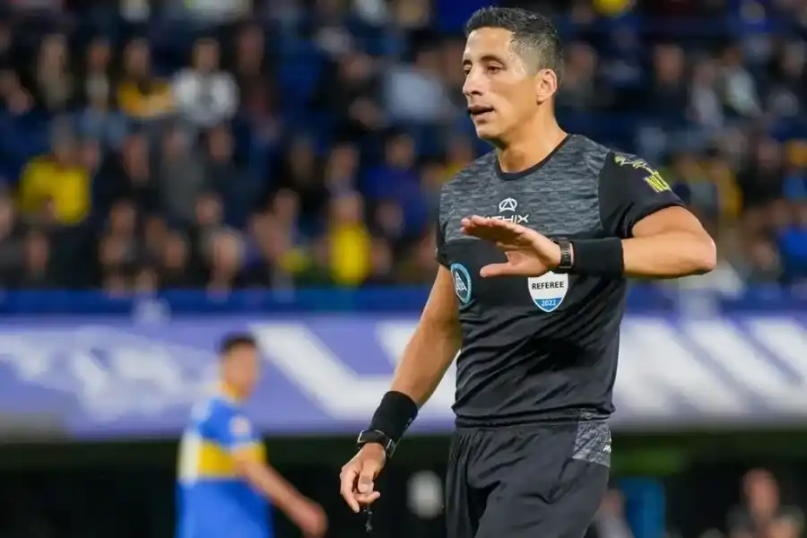 Yael Falcón Pérez, árbitro del clásico de Avellaneda, renunció a su trabajo antes del partido: conocé el motivo