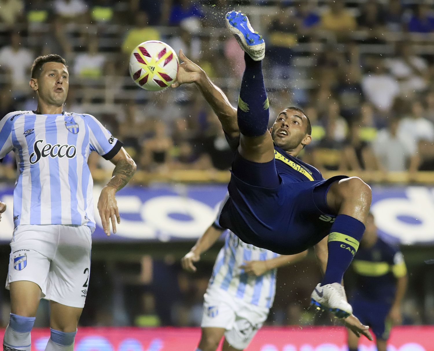 Boca empezó a despedirse de la lucha por el título