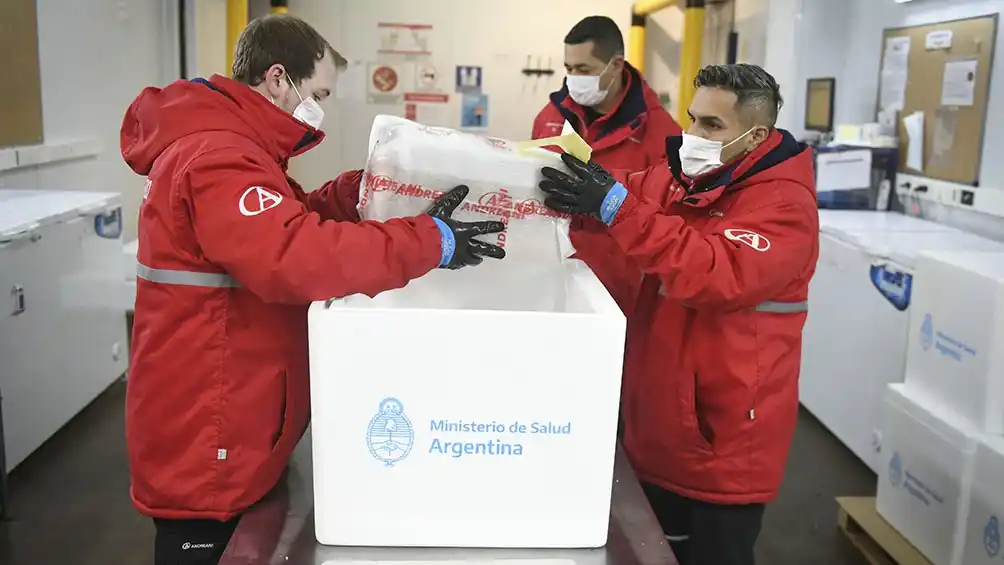 Córdoba recibió 74 mil dosis de vacuna Moderna para menores de entre 12 y 17 años