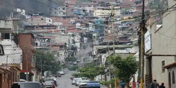 Banda del Coqui y CICPC se enfrentaron otra vez en El Cementerio