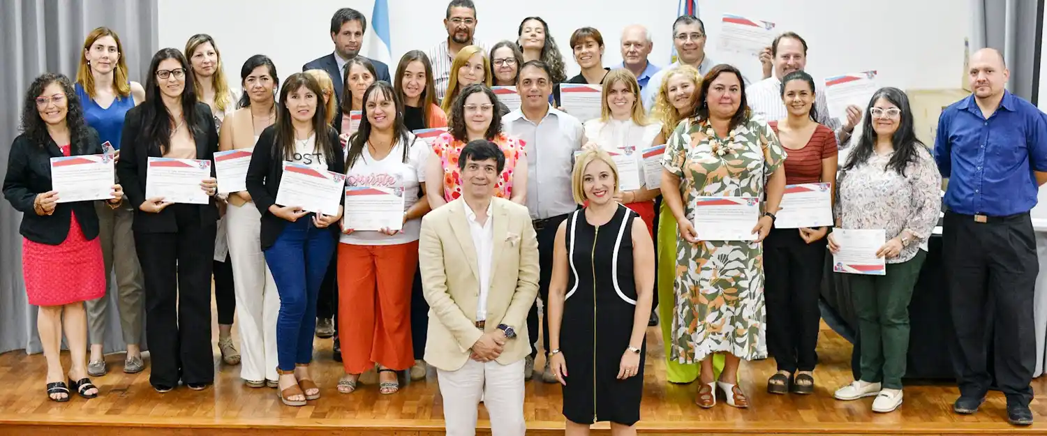 Egresó la primera promoción de la Diplomatura en Historia de Entre Ríos