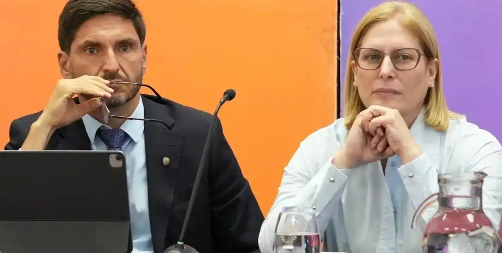 El gobernador encabezó el encuentro con su gabinete para repasar la agenda legislativa y productiva de la provincia.